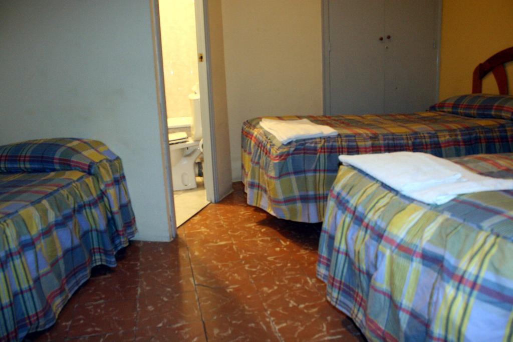 Pension Fonda Suiza Reus Habitación foto