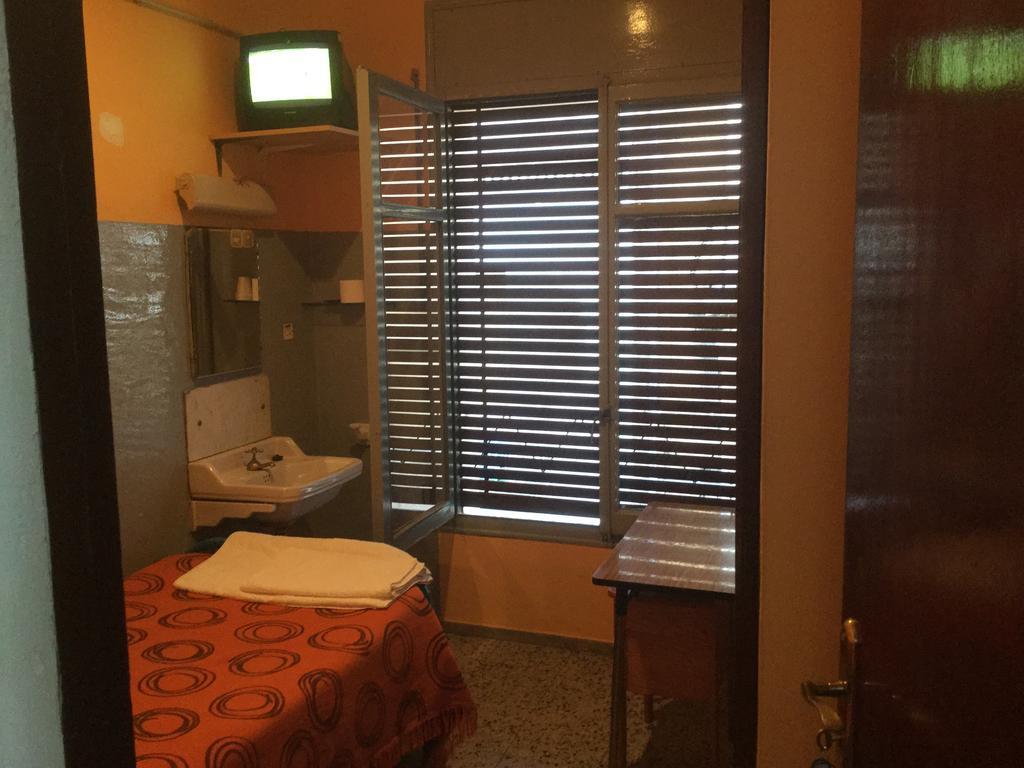 Pension Fonda Suiza Reus Exterior foto