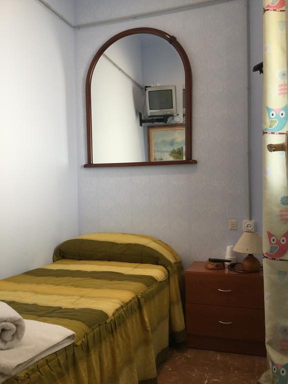 Pension Fonda Suiza Reus Exterior foto