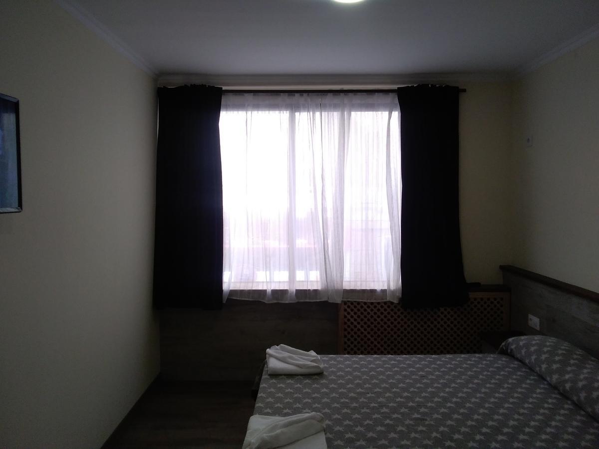 Pension Fonda Suiza Reus Exterior foto